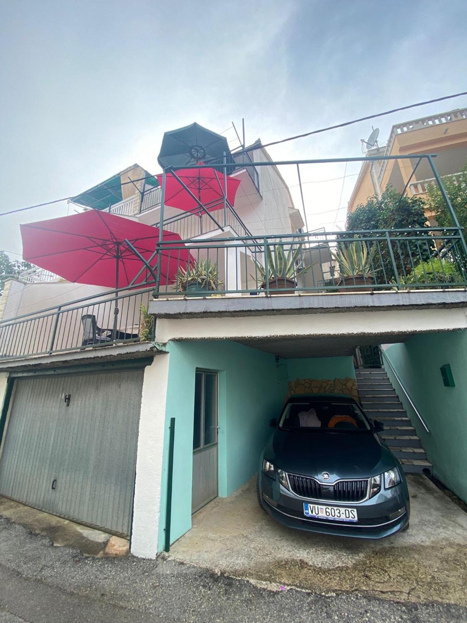 Apartmani Ines Marina Exterior foto